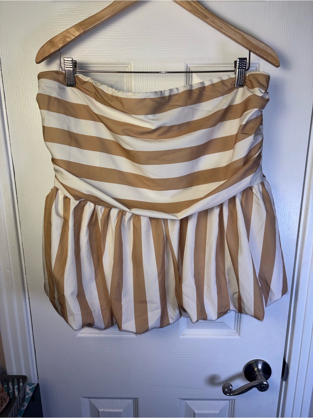 Striped Beige and White Strapless Crop Top 2XL - Picture 4 of 13